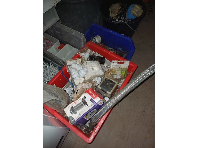 Lot 42 - bevestigingsmaterialen en elektrische onderdelen - afbeelding 7 van  7