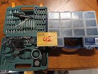Lot 42 - doppenset, bits, nagels - afbeelding 1 van  3