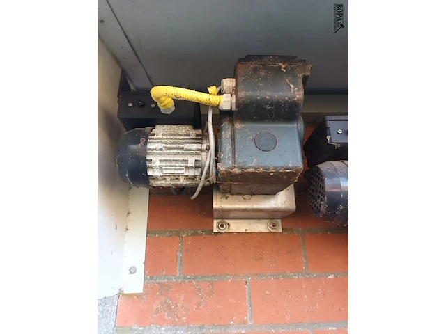 Lot 42 - emi stalventilatie besturing met motor - afbeelding 2 van  2