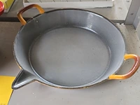 Lot 42 - kookpotten en pan stijl creuset - afbeelding 2 van  8