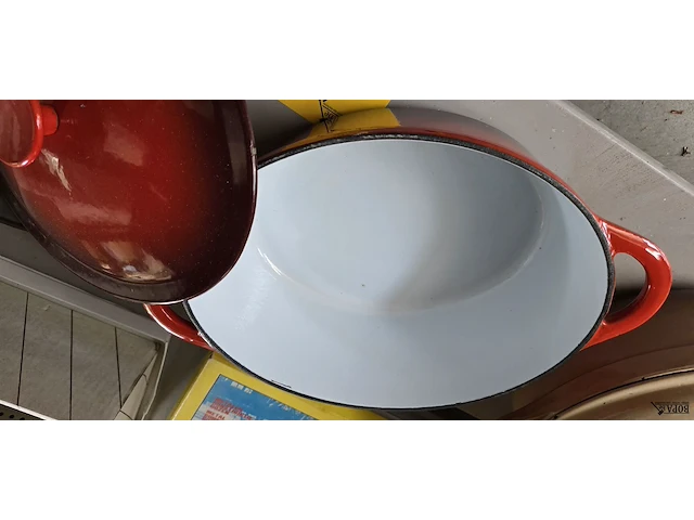 Lot 42 - kookpotten en pan stijl creuset - afbeelding 5 van  8