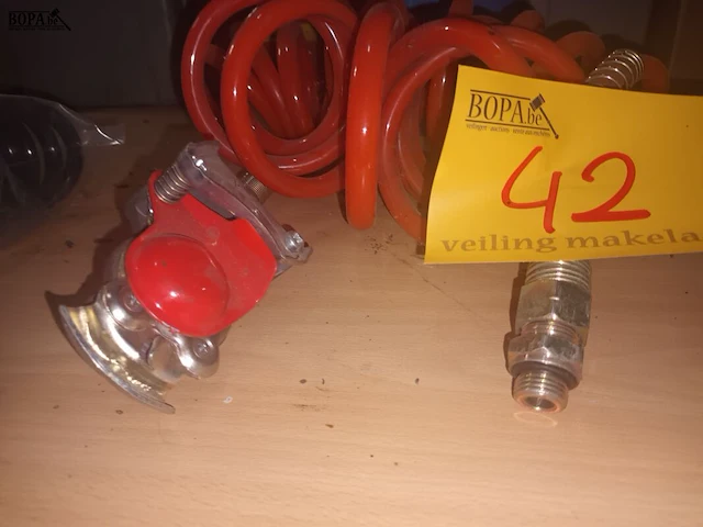 Lot 42 - luchtdrukslang - afbeelding 2 van  3