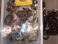 Lot 420 - juwelen - afbeelding 1 van  3