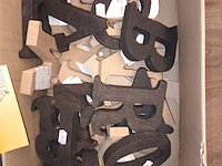 Lot 421 - cijfers en letters - afbeelding 2 van  4
