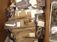 Lot 421 - cijfers en letters - afbeelding 4 van  4