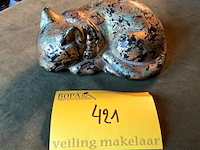 Lot 421 - verkoperde kat - afbeelding 1 van  3