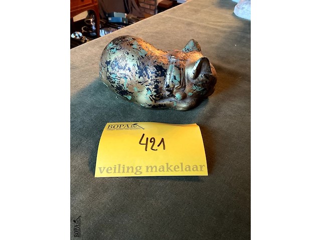 Lot 421 - verkoperde kat - afbeelding 2 van  3