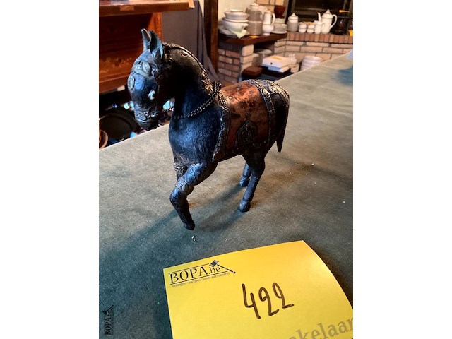 Lot 422 - houten paardje - afbeelding 2 van  4