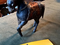 Lot 422 - houten paardje - afbeelding 2 van  4