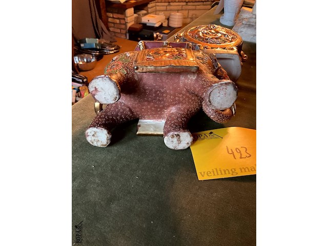 Lot 423 - olifant wierookbrander 2delig - afbeelding 7 van  7