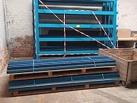 Lot 425 - magazijnstelling - afbeelding 1 van  3