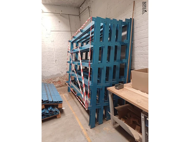 Lot 425 - magazijnstelling - afbeelding 2 van  3