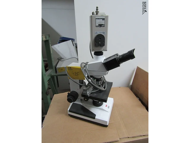 Lot 425 - microscoop en cctv camera - afbeelding 1 van  7