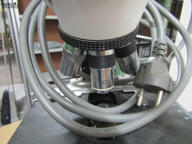 Lot 425 - microscoop en cctv camera - afbeelding 5 van  7