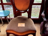 Lot 425 - stoel met fluweel bekleed - afbeelding 1 van  7