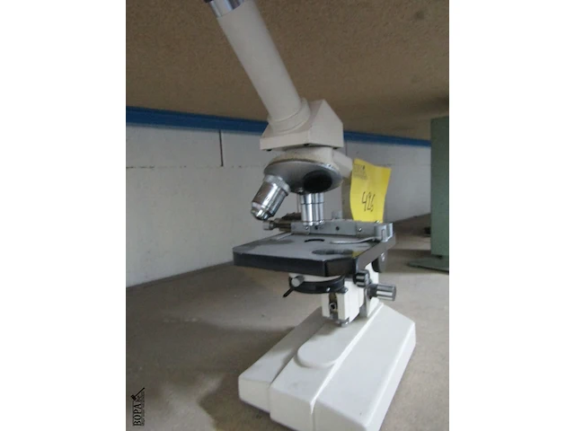 Lot 426 - microscoop viking - afbeelding 2 van  3