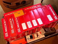 Lot 426 - projector voor dia met diabeelden - afbeelding 2 van  6