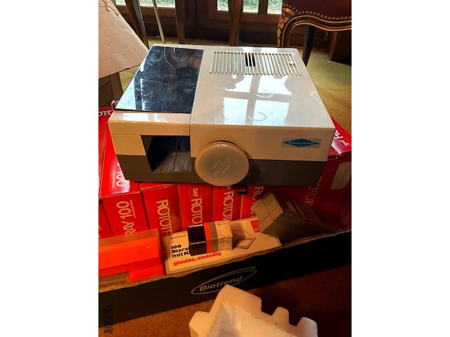 Lot 426 - projector voor dia met diabeelden - afbeelding 5 van  6