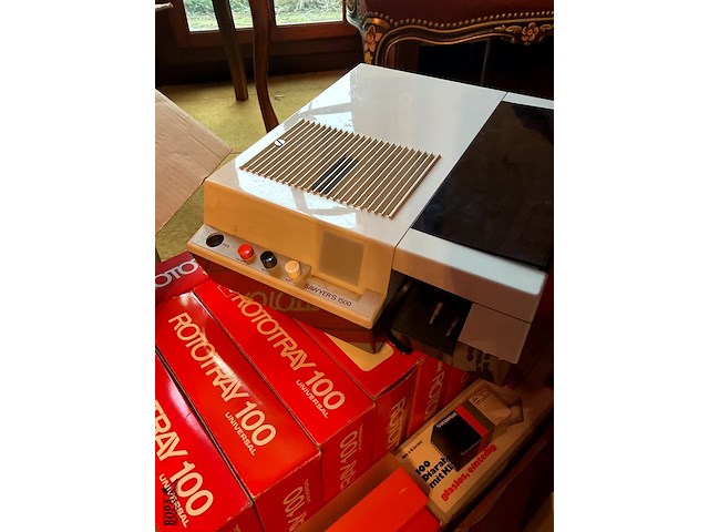 Lot 426 - projector voor dia met diabeelden - afbeelding 6 van  6