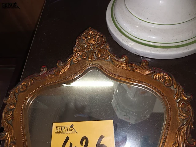 Lot 426 - vergulde kuifspiegel - afbeelding 3 van  3