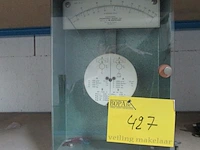 Lot 427 - meetinstrument - afbeelding 1 van  3