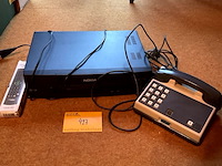 Lot 427 - nokia videospeler/oud telefoontoestel, 3 stuks - afbeelding 1 van  4