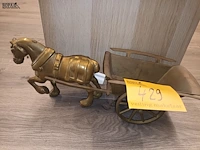 Lot 429 - koperen paard met kar - afbeelding 3 van  5