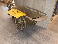 Lot 429 - koperen paard met kar - afbeelding 5 van  5