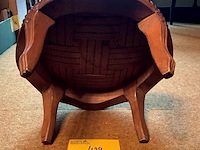 Lot 429 - voetbankje rood fluweel - afbeelding 3 van  3