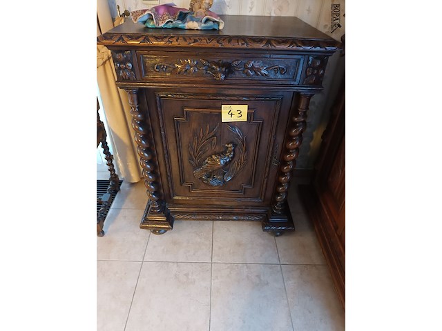 Lot 43 - antieke franse jachtkast - afbeelding 1 van  4