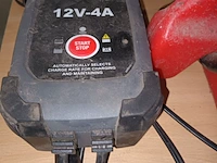 Lot 43 - ceteor booster met charger - afbeelding 2 van  6