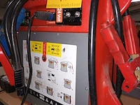 Lot 43 - ceteor booster met charger - afbeelding 3 van  6