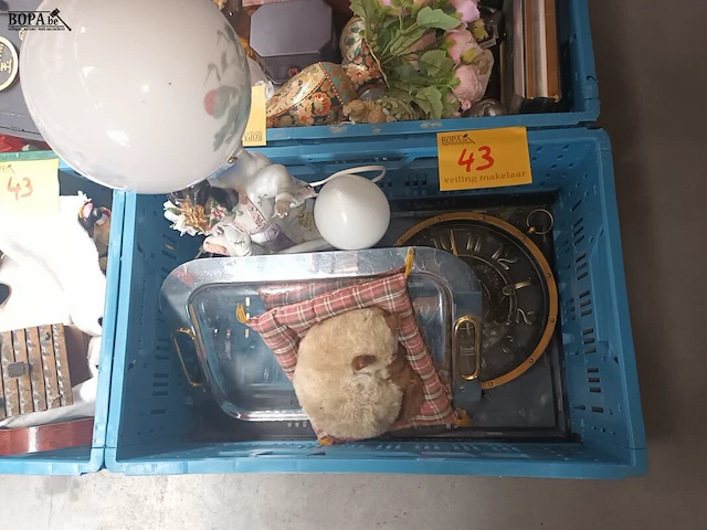 Lot 43 - decoratie. 4 bakken - afbeelding 2 van  6