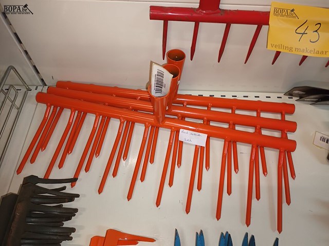 Lot 43 - divers tuingereedschap. 25 stuks - afbeelding 3 van  8
