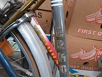 Lot 43 - fietsen. 4 stuks - afbeelding 4 van  7