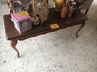 Lot 43 - houten salontafel - afbeelding 1 van  3