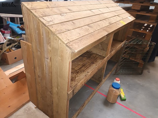 Lot 43 - kippenhok, hooiruif en producten - afbeelding 2 van  4