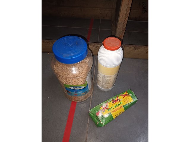 Lot 43 - kippenhok, hooiruif en producten - afbeelding 3 van  4