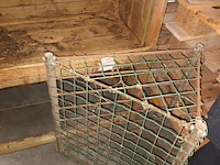 Lot 43 - kippenhok, hooiruif en producten - afbeelding 4 van  4