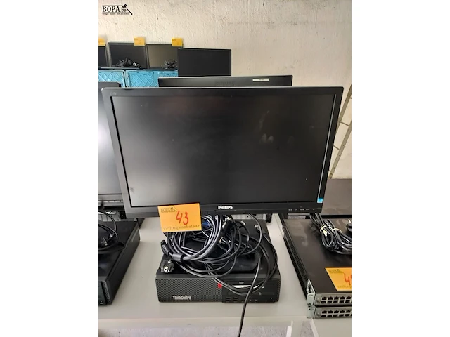 Lot 43 - lenovo thinkcentre computer - afbeelding 1 van  1
