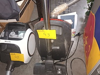 Lot 43 - stofzuiger miele - afbeelding 1 van  3