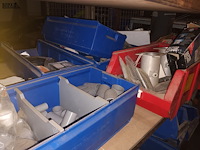 Lot 43 - werkmateriaal. inhoud rek - afbeelding 2 van  5