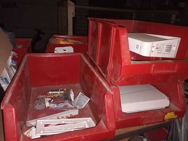 Lot 43 - werkmateriaal. inhoud rek - afbeelding 4 van  5