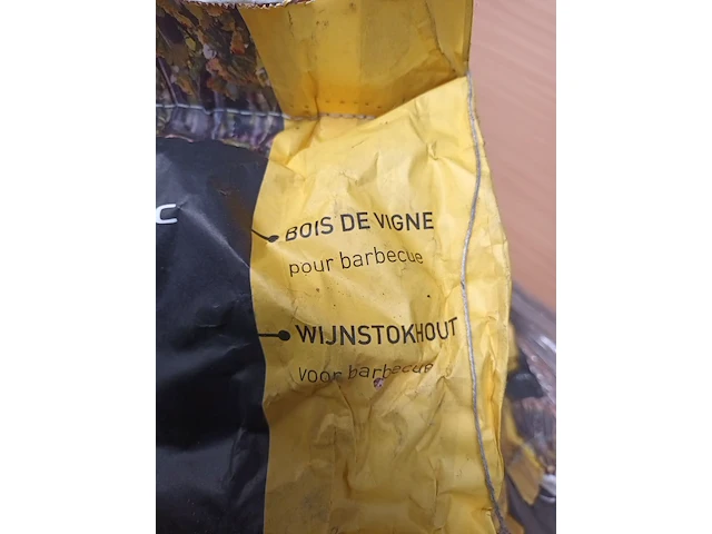 Lot 43 - wijnstokhout voor bbq - afbeelding 4 van  4