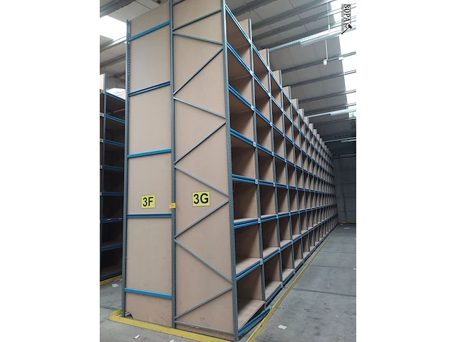 Lot 430 - magazijnstelling - afbeelding 1 van  5