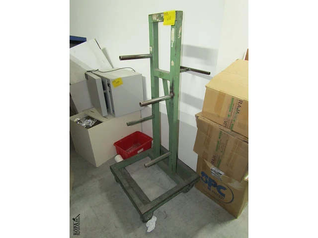 Lot 431 - mobiel bobijnenrek - afbeelding 1 van  2