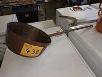 Lot 432 - koperen steelpan - afbeelding 2 van  4