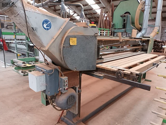 Lot 432 - langbandschuurmachine - afbeelding 1 van  4