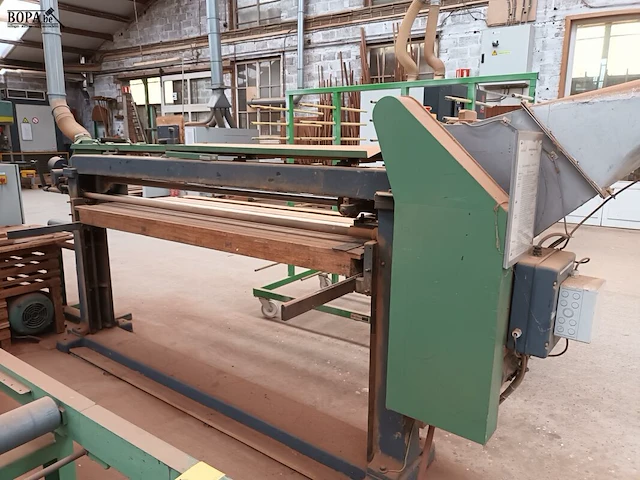 Lot 432 - langbandschuurmachine - afbeelding 2 van  4