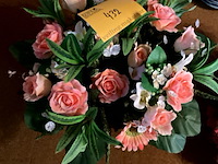 Lot 432 - tuilen kunstbloemen, 2 stuks - afbeelding 3 van  4